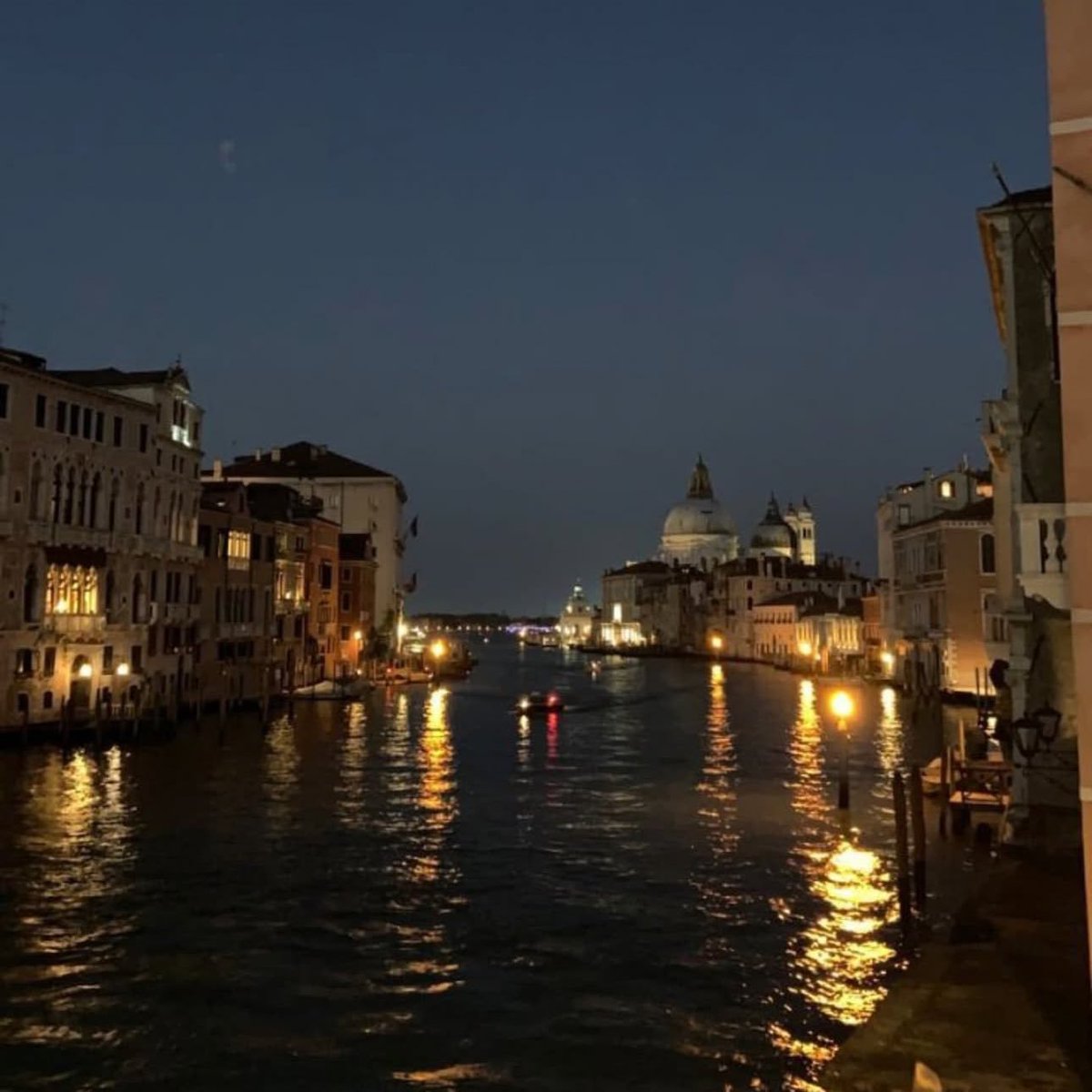elyradream's tweet photo. you, me &amp; Italy https://t.co/kGfKHkt7xK