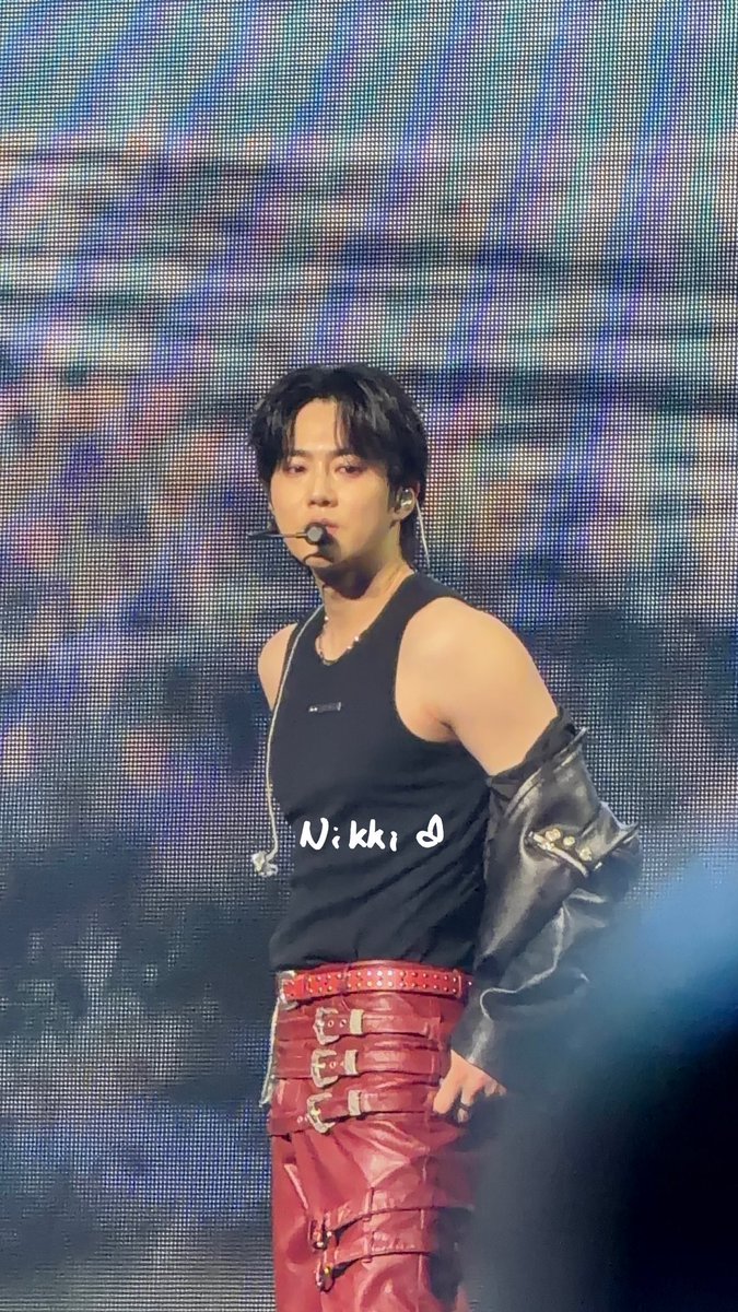 kimjunnoodle_'s tweet photo. i went CRAZY for this, kim junmyeon!!! 🤩

#SUHO #수호 #준면 #김준면 
#EXhOrizon_in_MANILA
#EXHORIZONinMANILA D2 https://t.co/i8fjcD2Lru