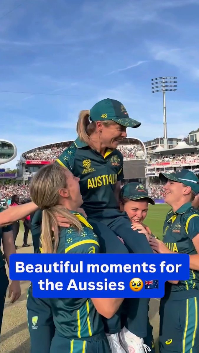A LOVELY GESTURE BY PERRY Picture