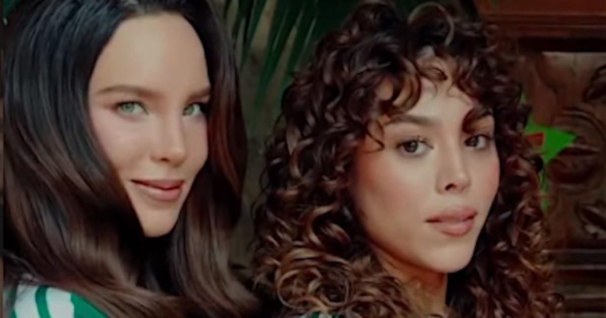 AmaneciendoMx's tweet photo. Belinda y Danna apoyaron a México con un mensaje unificador
Las cantantes Belinda y Danna sorprendieron a sus seguidores con un video de apoyo a la Selección Mexicana antes del partido contra Inglaterra.
https://t.co/30TSvUdKpr
#belinda #danna #apoyaron https://t.co/SOgDVTONCm