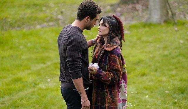 SiteDeryaAR's tweet photo. *◞🎻 *🧁˚ ᯓ 🫚 #deryapınarak en las fotos promocionales de los capitulos de #yanoda https://t.co/SzpModYndN