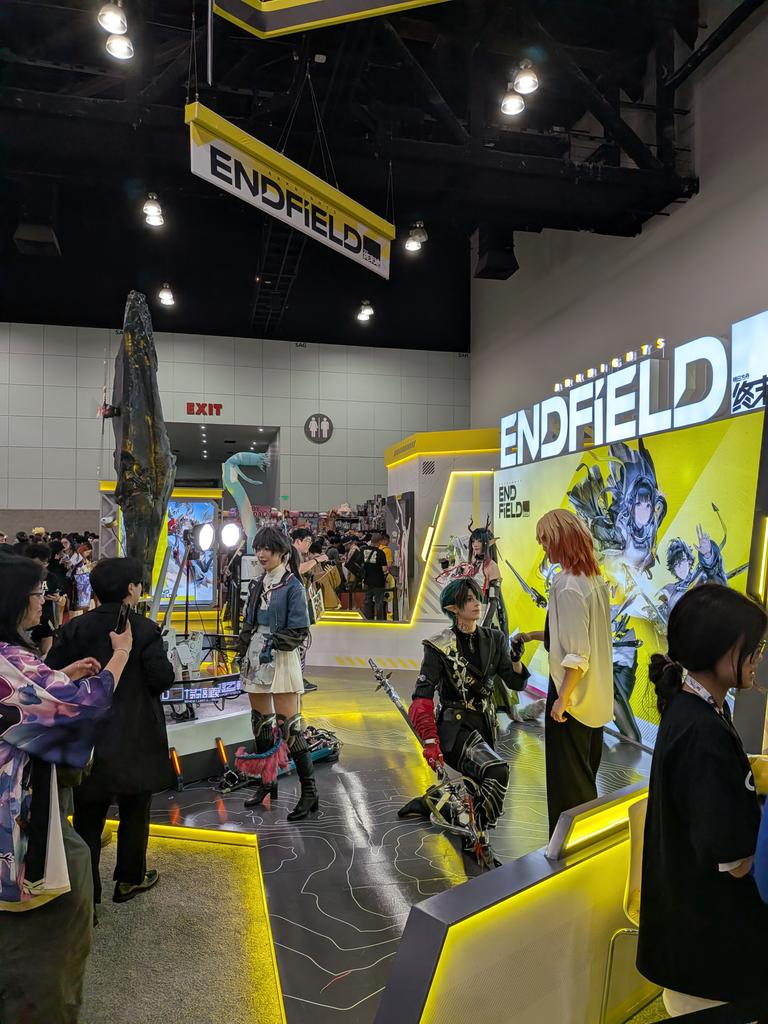blak_sanda's tweet photo. Finally made it into the @AKEndfield booth! #endfieldax2026 https://t.co/27nHj7aUSO