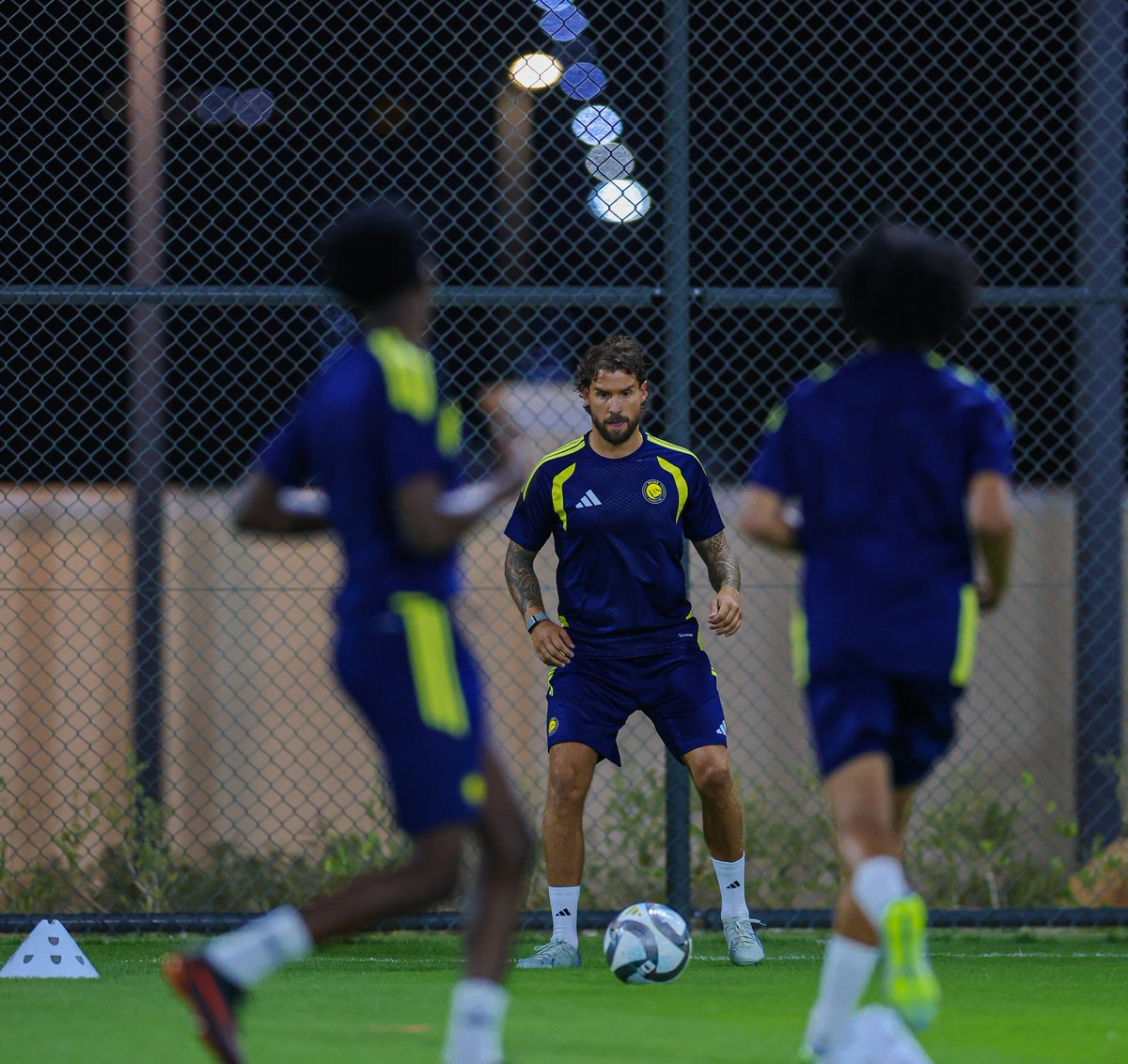 AlNassrFC's tweet photo. تحـت قيـادة السيد آنج .. تدريبات #النصر تبـدأ 💛 https://t.co/YwFIgjxIud