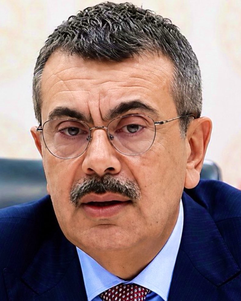 sokakkedisitv's tweet photo. 🔴 Yusuf Tekin, yeni müfredatta “Kurtuluş Savaşı” yerine “Millî Mücadele” ifadesinin kullanılacağını açıkladı.

🗣️ “Neyden kurtuluyoruz? Ondan önce koskoca Osmanlı İmparatorluğu vardı.” https://t.co/dNF2b5mtcb