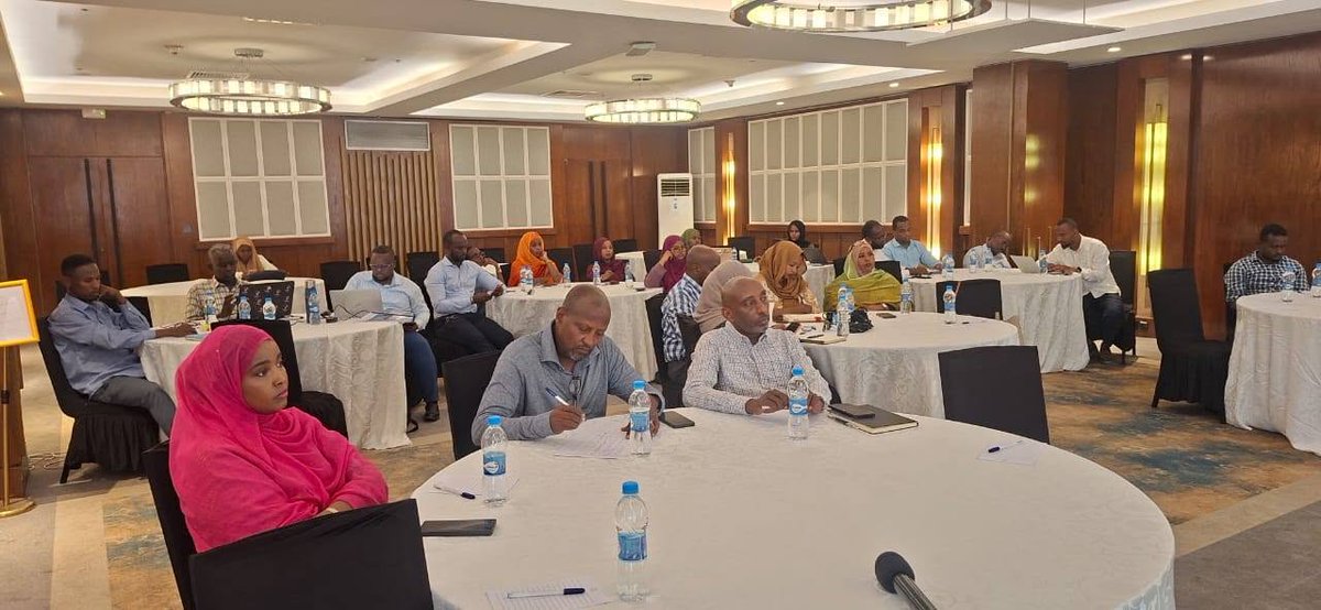 eco_symbiose's tweet photo. 🌍 Vers une gouvernance climatique plus forte à Djibouti 🇩🇯

L’Ecosymbiose (Tadjourah) a contribué aux réflexions sur l’architecture institutionnelle, le diagnostic des comités et les besoins en compétences.

#Djibouti #Climat #Environnement #CNDCC #CRCC #PNUD
@PNUDDjibouti https://t.co/gfyFLg1zXT