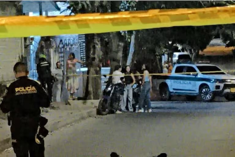 MagdalenaGober's tweet photo. Así registran los medios los buenos indicadores del Magdalena en temas de seguridad, al lograr la segunda mayor reducción de homicidios en toda Colombia. 🇨🇴📉
Seguimos construyendo un territorio de paz, protegiendo la vida y garantizando la tranquilidad de nuestra gente. 🤝🛡️ https://t.co/Cp74G3oW5Z