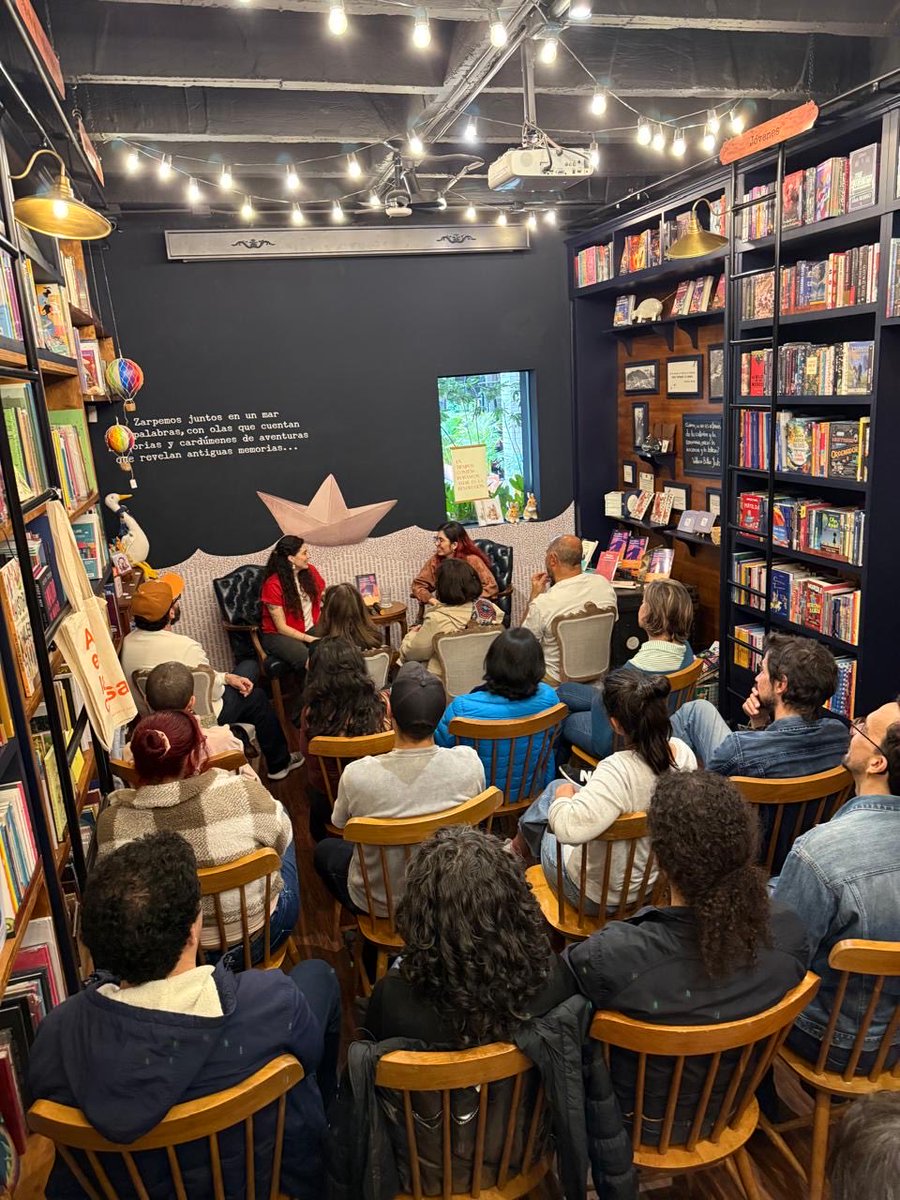 maria_mimia's tweet photo. La mejor librería de Medellín está en el Oriente antioqueño. Se llama La Cotidiana y no puede ser más perfecta https://t.co/WpmrINxH22