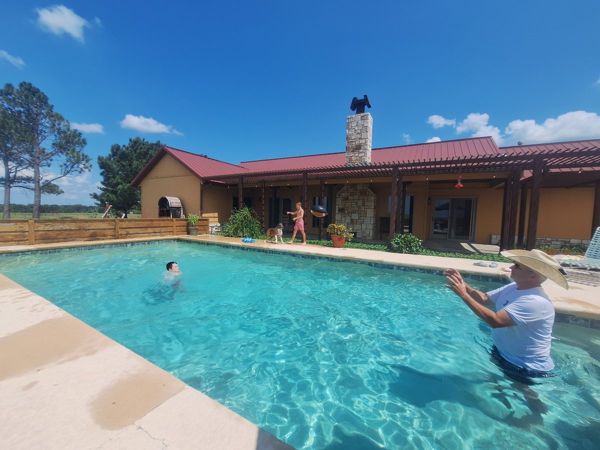 DAXBURCHETT's tweet photo. Celebrating 🍾 250 years of Freedom! Happy Independence Day 🇺🇸! We did it with Family!Fireworks 🎆, Burgers 🍔 #demandbeef!, Fishing, Pool and Beverages! It could always be better, but we all have it pretty Damn good! #blessed! USA 🇺🇸! https://t.co/BevhlG9iuH