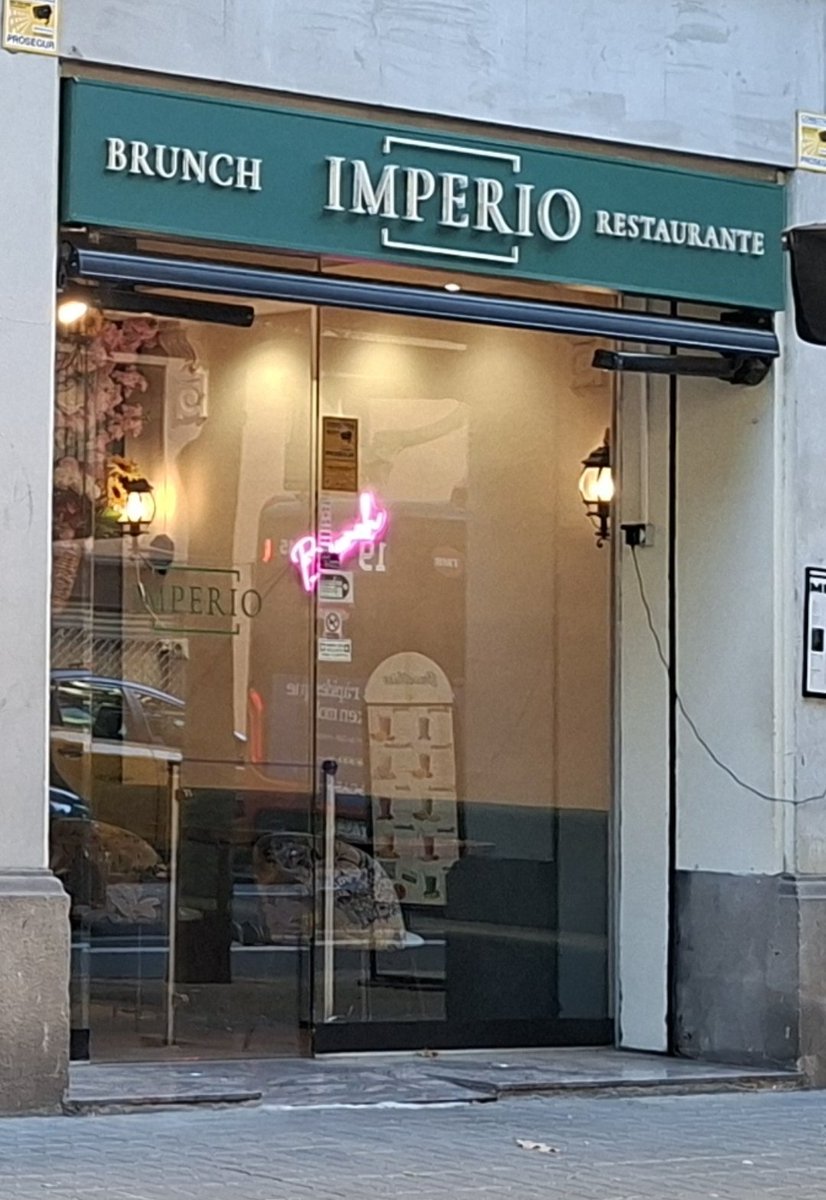 xaviermartinezg's tweet photo. Què passa amb la retolació en català @bcn_ajuntament ?
És només un exemple a Mallorca 350 però tenim tota la ciutat igual https://t.co/AF8KjR7v8d