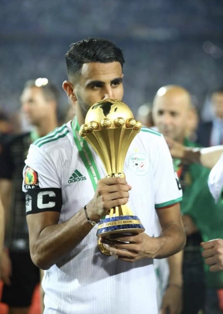 mongaarde's tweet photo. À jamais dans l’histoire Riyad 🇩🇿❤️ https://t.co/jNqBj5mlBs