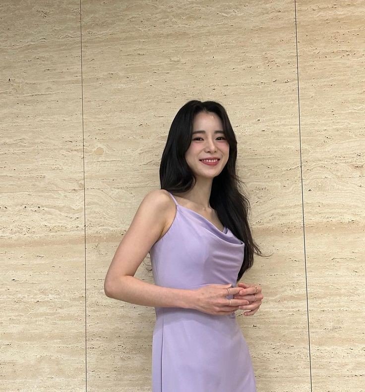 forhnjun's tweet photo. jiyeon looks so pretty in lavender 🪻 https://t.co/wCmjnV3au4