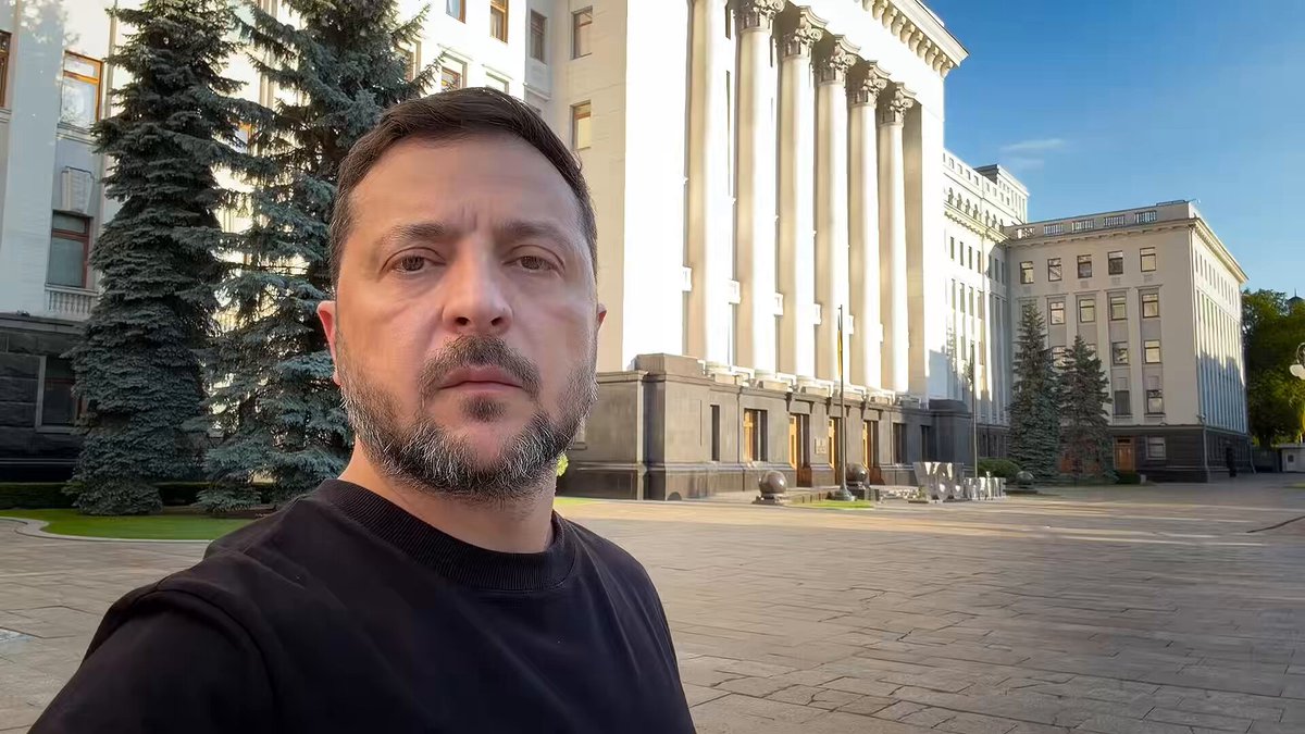 War__Alerts's tweet photo. REPORTED: Ukrainian President Zelensky warns intelligence indicates Russia will launch a large-scale drone and missile attack in the coming days. He urges NATO allies to expedite delivery of air defense systems to Ukraine. https://t.co/vbYppKcO1e