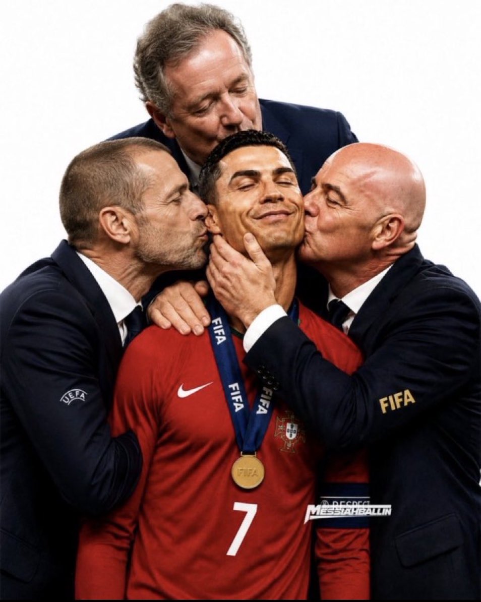 Context Ronaldo tweet media