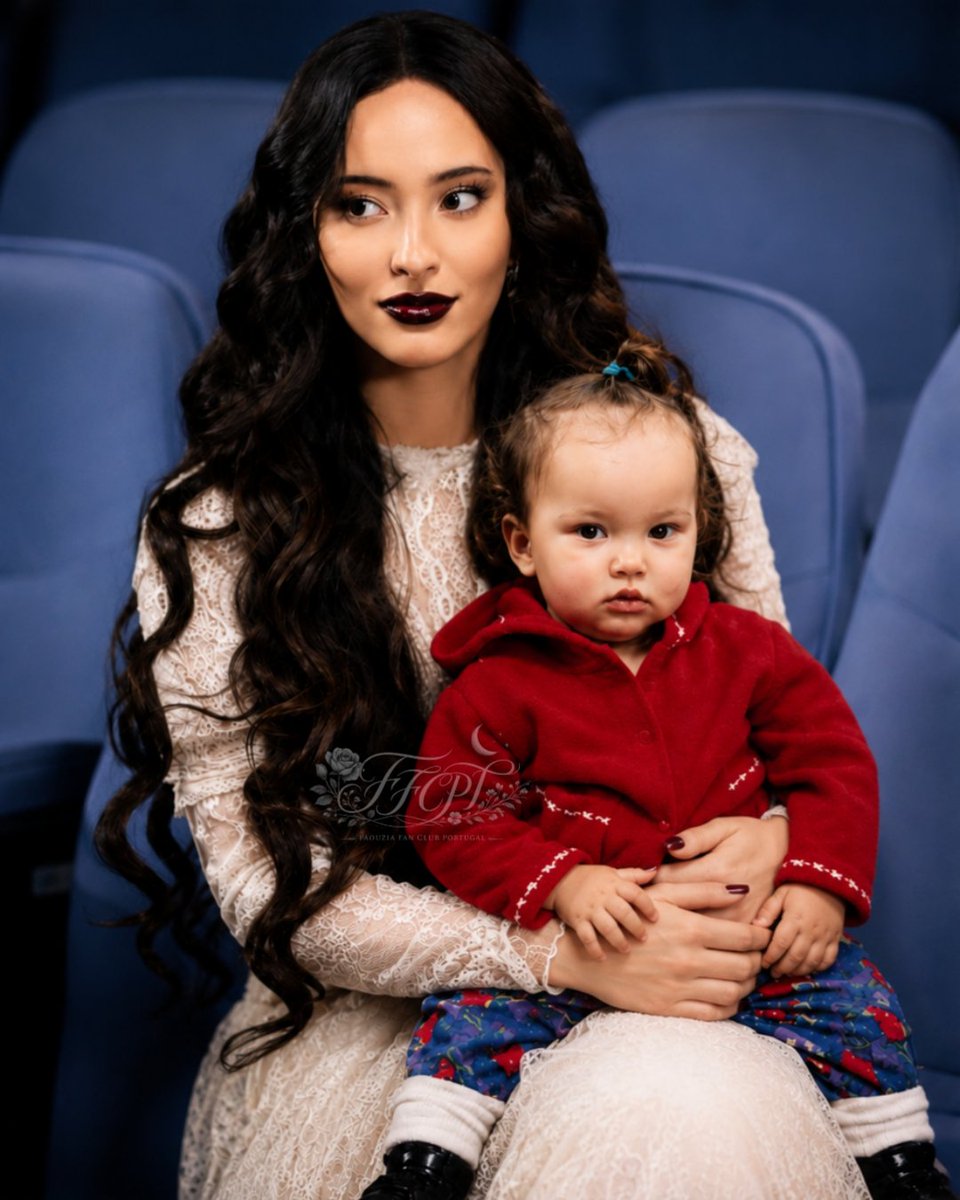 fawnoirpt's tweet photo. Happy, Happy , Happy Birthday @faouzia 🥰 
Happy 26 years 🎂 Love You Princess ❤️ https://t.co/8u8HIMQ8Ed