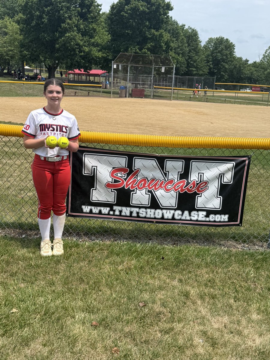 KatelynHowarth's tweet photo. We had an awesome time this weekend at the TNT showcase going 4-2 on the weekend against some really talented teams.  I had a big day on Sunday, going 3 for 3 at the plate with two home runs, and a double. In the circle I had 2 good outings against TN Mojo and Jersey Outlaws resulting in victories.

@TNTTournaments, @EastonFastpitch 
@LineDsoftball, @ExtraInningSB,  @PrepSoftball,  @PA_recruit,  @CoastRecruitsSB, @SoftballClips,  @YAthletesF,  @IHartFastpitch,  @DirectRecruits,  @fastpitchwatch, @SoftballDown,  @EC_Recruit,  @themaineventsb, @BeThatPlayer1,  @BlackCatFP,  @TopPreps,
@NextPitch_SB,  @MaxPreps, @D1ProScouts, @SoftbalAmerica, @EastCoastFP