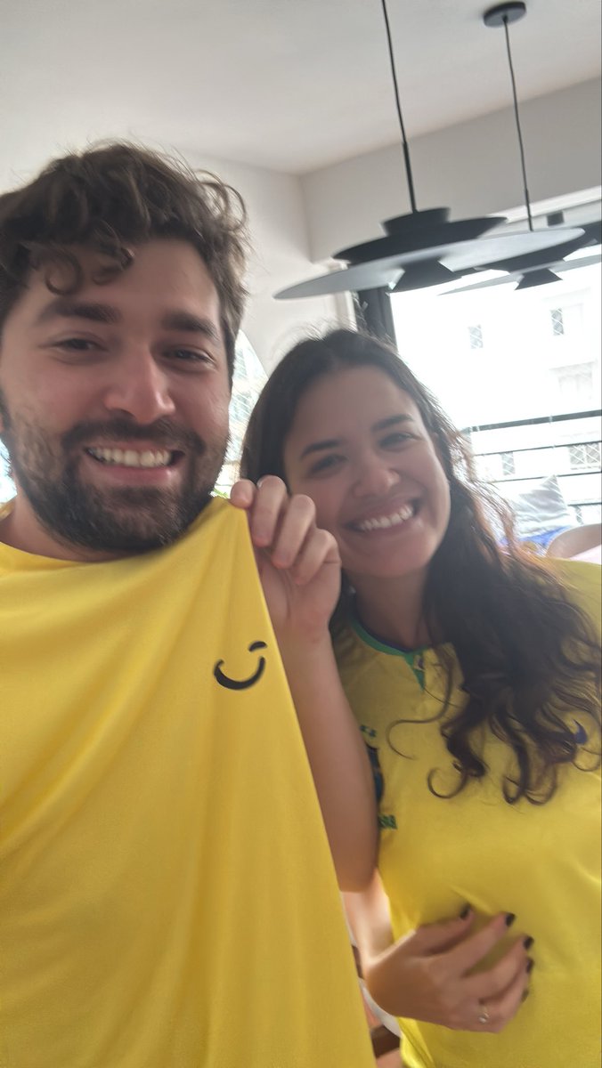 TiagoGuilhon's tweet photo. @meu_jota Tamo na Globo!!! https://t.co/EvfzPtRzeU