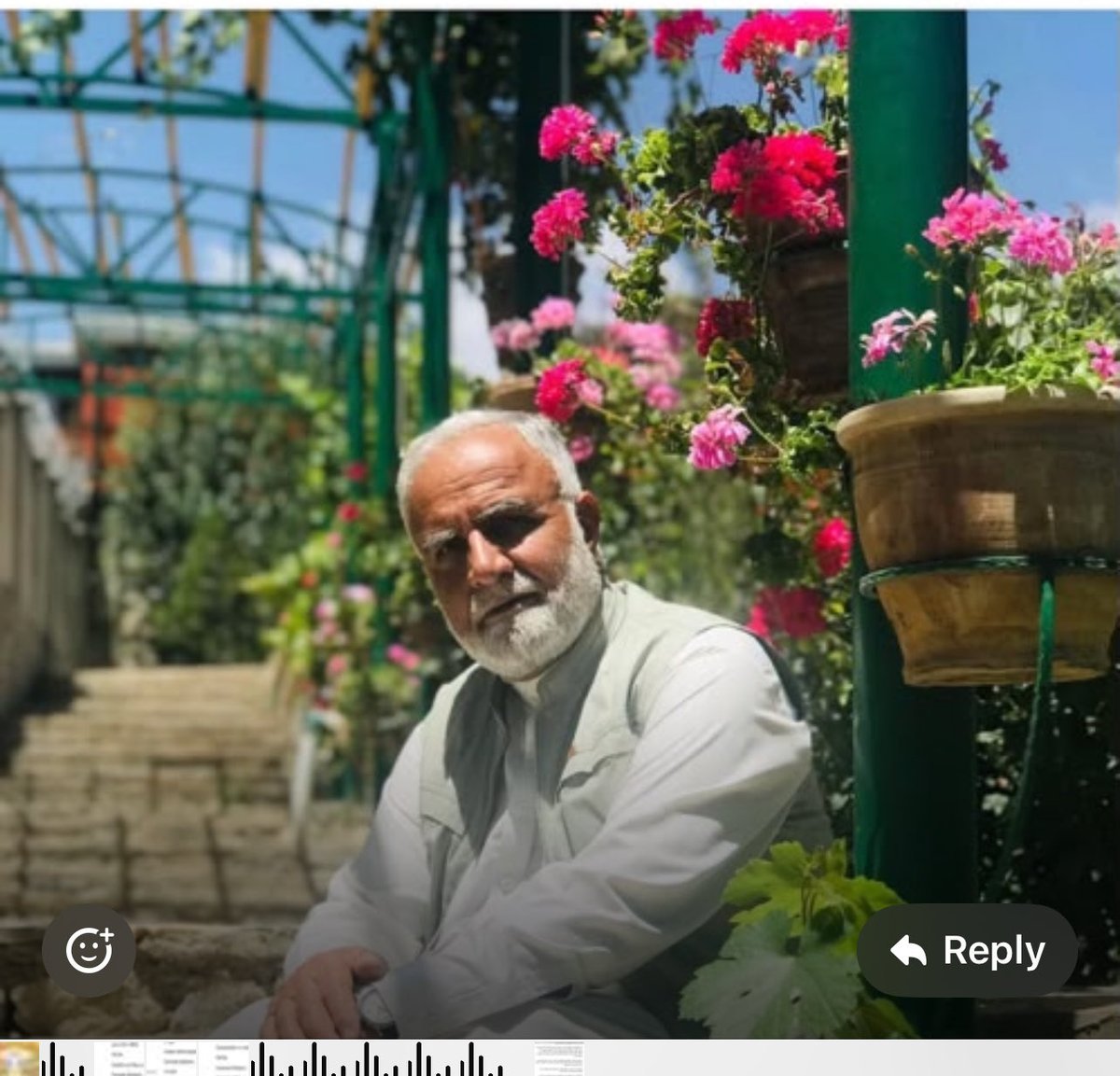 SNoorzoe's tweet photo. نن می دکورنی یو غړی مهربان پوه او دانا شخصیت وروسته له څه د پاسه دوه میاشتو بیماری ځان حق ته وسپاره خدای تعالی د جنت فردوس په نصیب کړی او مونږ ټولو د کورنی غړو ته صبر او زغم راکړی. انالله و اناالیه راجعون. https://t.co/PnGsDHyiQv