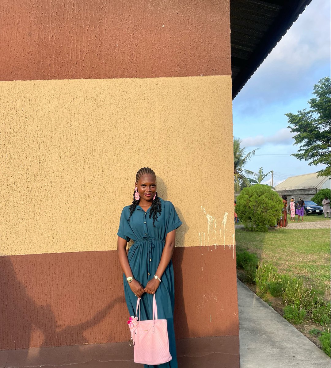 Giftyy_0's tweet photo. More life, more smiles😊🩵 https://t.co/1TS3uHjeaV