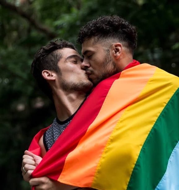 QGdoPOP's tweet photo. Em média, uma pessoa beija cerca de 21 pessoas ao longo da vida.

Quantas pessoas você já beijou? https://t.co/iXOMmsUwhJ