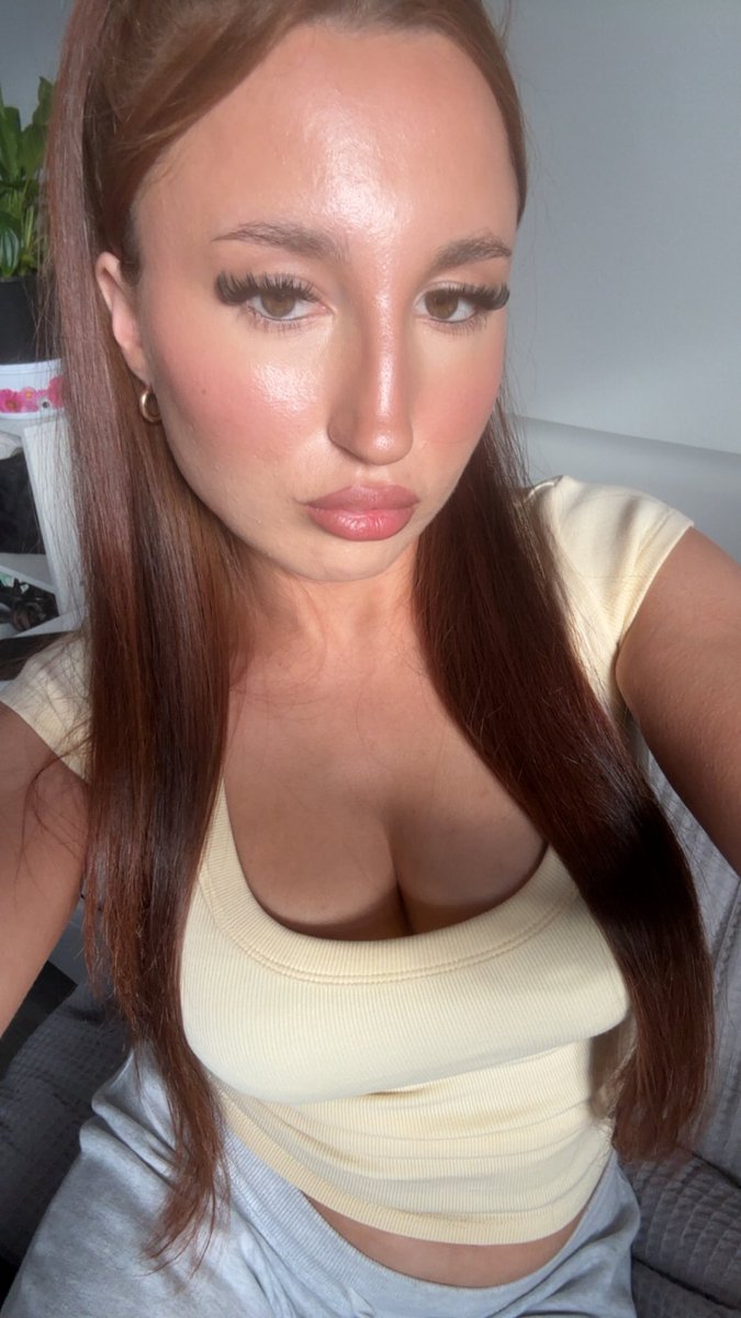 Meg_rose_x's tweet photo. Your reason to work overtime.. 😌 https://t.co/zrz9XLSX5o