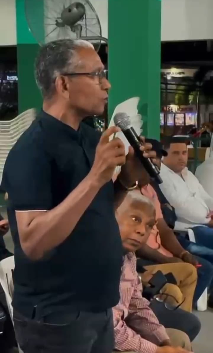 DislaMariano's tweet photo. El poderoso “ bloque del ens. Altagracia “ tomando las calles , las gentes recibe su orientación política !! https://t.co/76p17266Oz