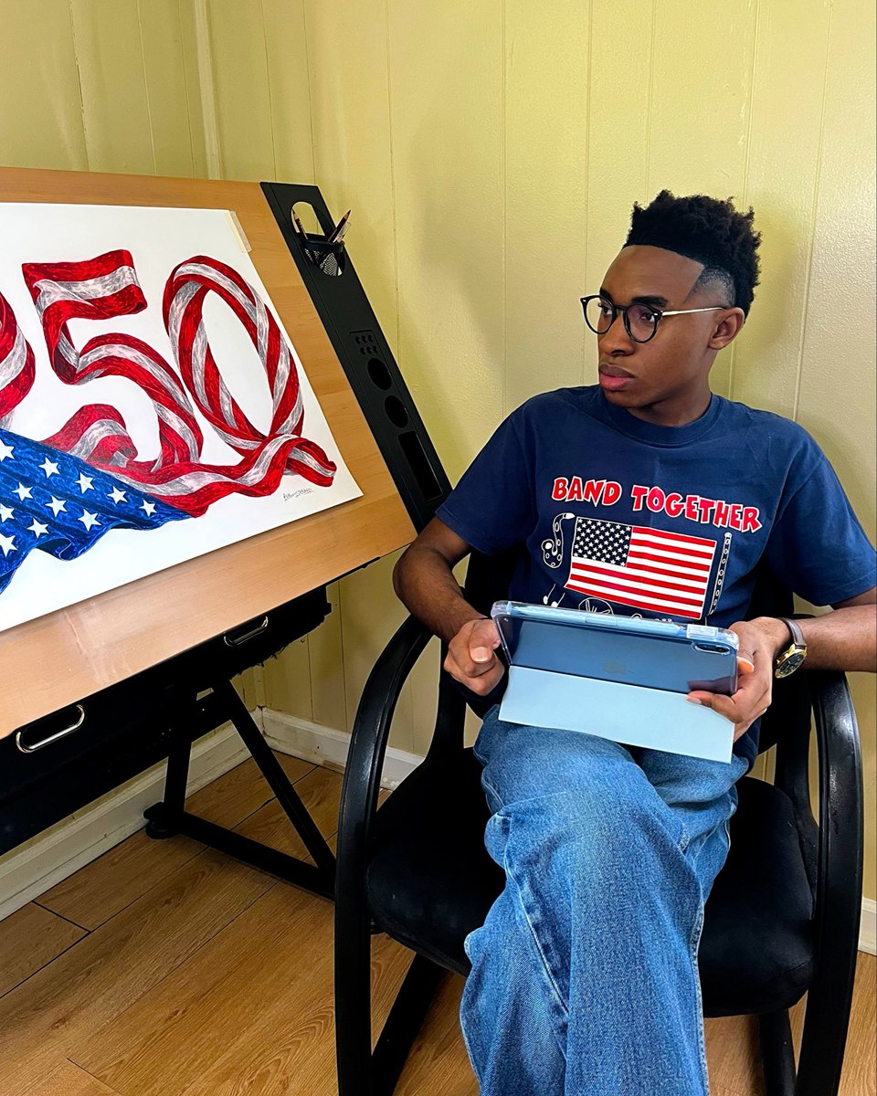 AnthonyCStephe1's tweet photo. Some pieces mean a little more while you’re creating them. This was one of those. 🇺🇸🦅

“250” — Prismacolor premier colored pencil &amp; NuPastel chalk on a 24 × 18-inch paper.

#art #artist #anthonycstephen #coloredpencildrawing #4thofjuly https://t.co/gc3ktyoMhQ