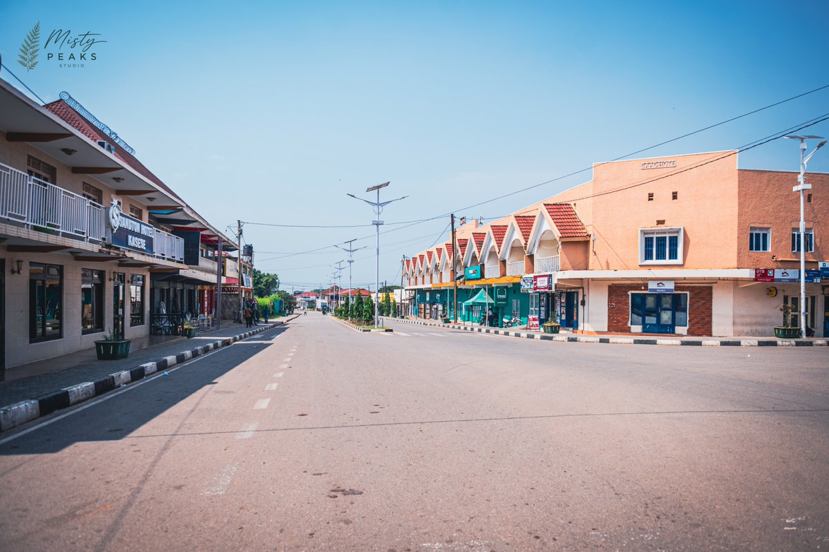 ainepictures's tweet photo. Kasese is a beautiful Town, almost every picture has a back drop.of the Mountains, clean streets, the roads are great! This will be crowded come August 22, for the #TuskerliteRwenzorarathon.

#ExploreUganda https://t.co/9biPE78iDO