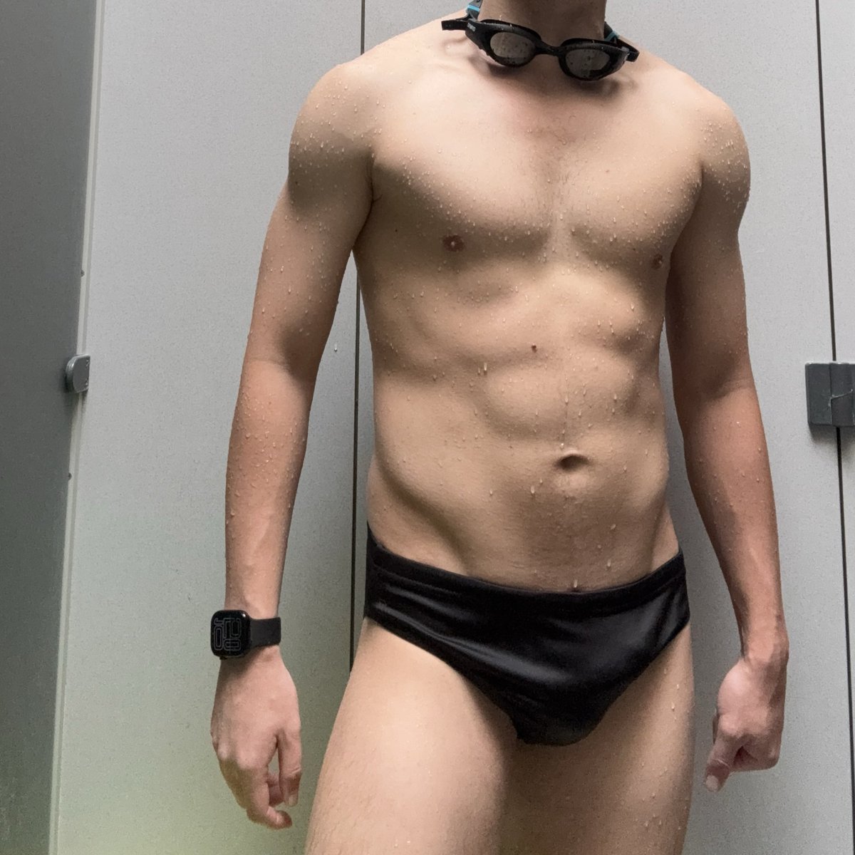 r_rpuff's tweet photo. Swimming feels really nice #speedo #bulge https://t.co/jXAyJ8IQow