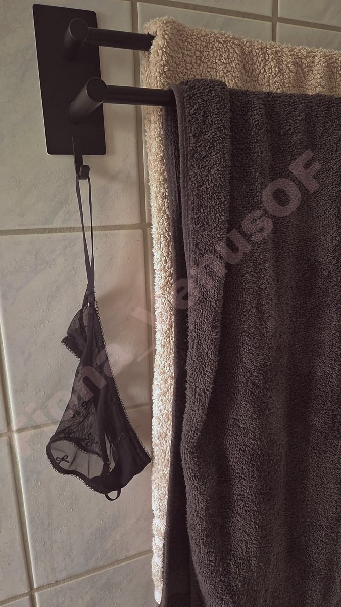 Fiona_VenusOF's tweet photo. Man hatte ich heute einen tollen Sonntag, ich war mit einem #sub spazieren mit einer kleinen #blackmail #Session und am Abend noch schön essen gegangen und dabei auch noch einen #Sklaven getroffen 🥴🥵💸
#goddess #findom #paypig https://t.co/kUpajUeRRv