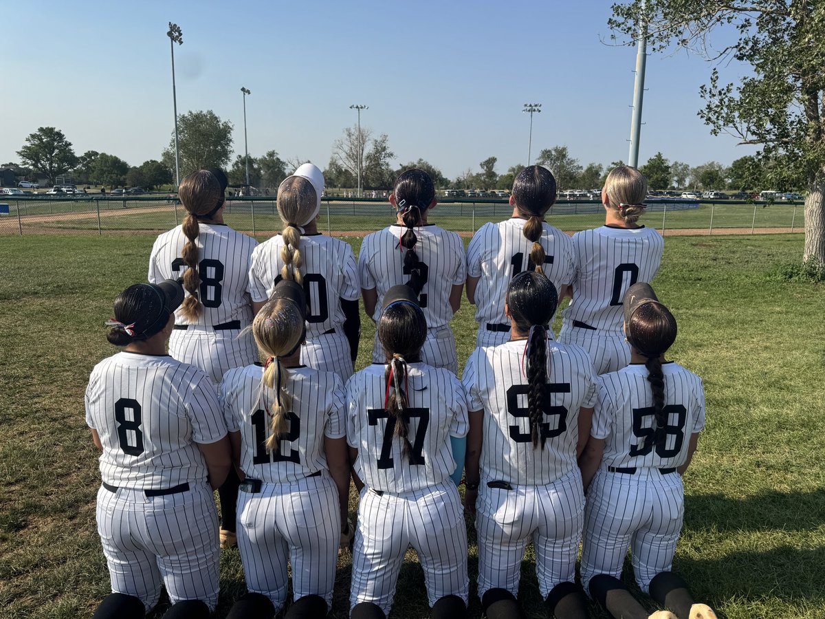 Cam_softball20's tweet photo. At Sparkler my utility made impact at catcher, 3rd, 2nd, and RF. Thank you TCS for a great week! Appreciate all the college coaches who came to watch us play! Best group of girls!🇺🇸 @AZBoltsWalding @CoachDowns42 @AZinthecircle @gatorjack72 @arriana_wright @CoachTaylorW https://t.co/j1jyY6aoFZ
