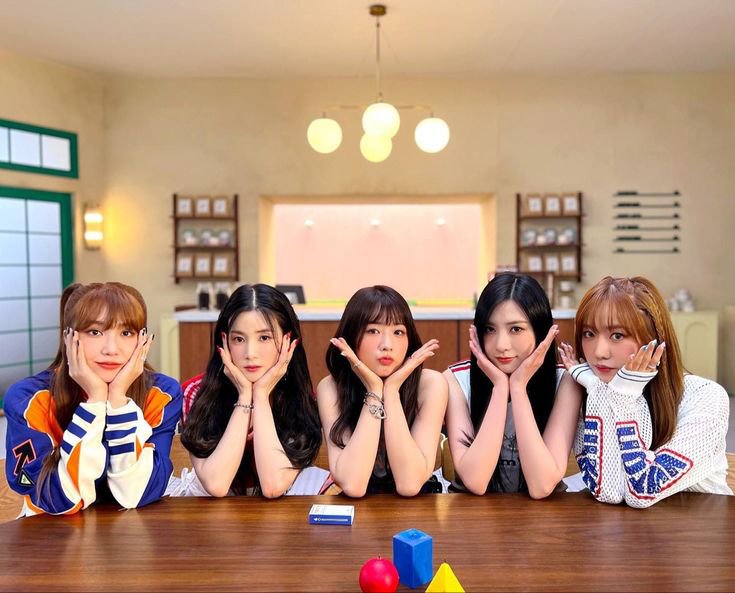 SOOBINSOULEMATE's tweet photo. My girls apink ang my boys a.c.e https://t.co/zudG8fj2DE