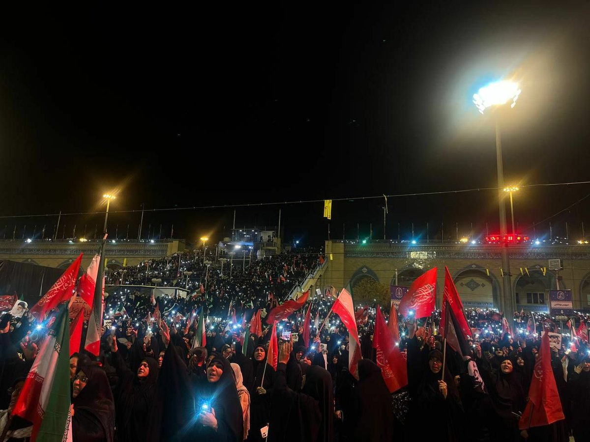 OvzhandM's tweet photo. ما همه برای خداحافظی با تو آمده ایم آغای شهید ما.
#حی_علی_التهران https://t.co/rZIcMFn3IJ