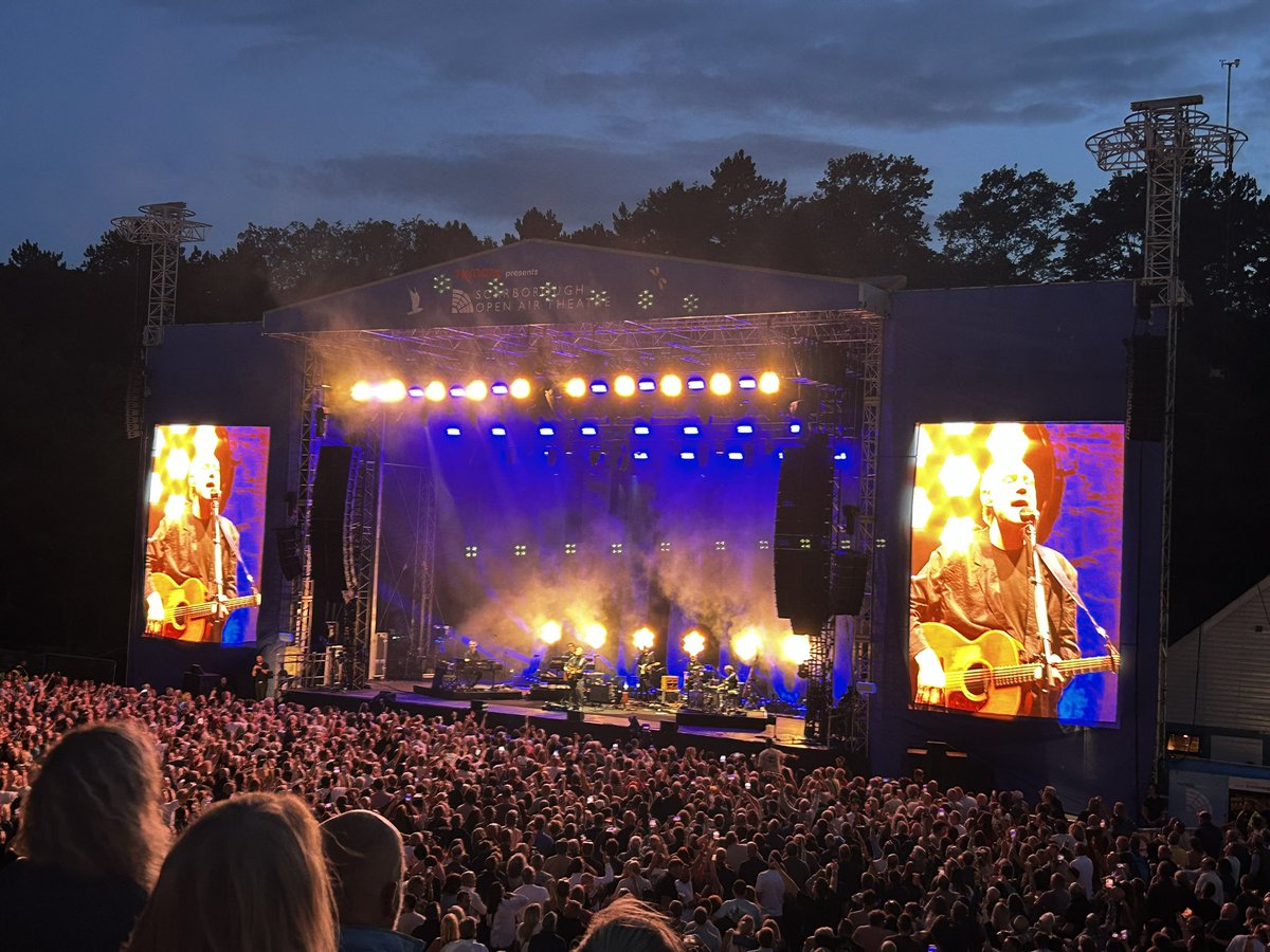 sharigledhill's tweet photo. Fabulous night @ScarboroughOAT seeing David Gray and The Divine Comedy ❤️ #scarboroughopenairtheatre #DavidGray #TheDivineComedy https://t.co/QYLSTDULQq