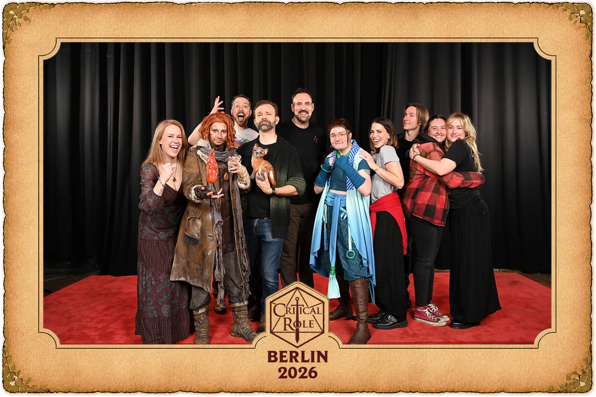 franzbii's tweet photo. No words. Just happiness 🥹❤️🔥
Thank you @VoiceOfOBrien for the compliments 🖤
#criticalrole #CriticalRoleBerlin #Calebwidogastcosplay #photoop https://t.co/KpJeBHccAA
