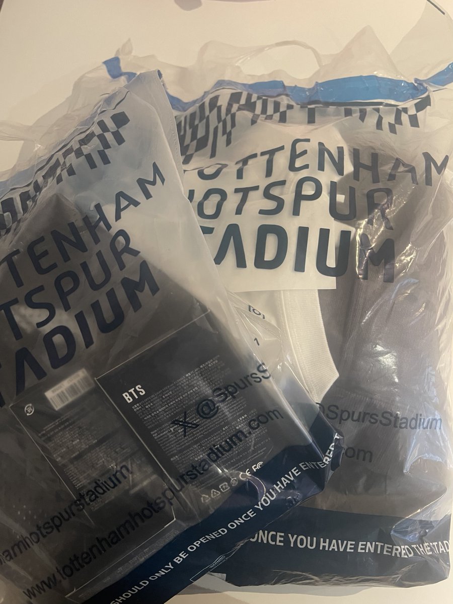 Jazminethv's tweet photo. So happy that I secured my V 95 Jersey and i also got a few other things  at the Tottenham merch store 

#BTS_WORLDTOUR_ARIRANG
#BTS_WORLDTOUR_ARIRANG_LONDON https://t.co/CDjy1F2z8w