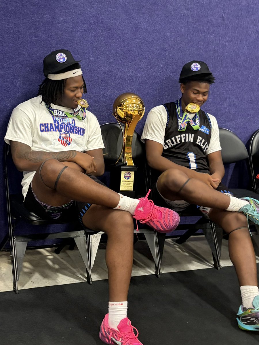 King2028__'s tweet photo. Went to @AAU_Basketball for Nationals and won the whole thing! Putting on for my hometown and Georgia!
@_Coach_O @CoachGoodrum @coach_thorpe @RecruitGeorgia @TheUCReport @ChadSimmons_ @benjaminwolk https://t.co/KojjjVXezR