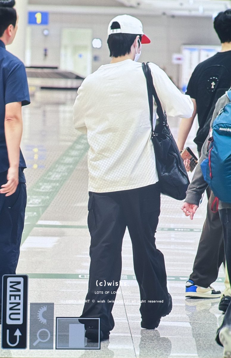 wishs0522's tweet photo. 260706 ICN

수고했어ㅠㅠ🫳🏻

#수호 #SUHO #준면 #김준면 #金俊勉 #スホ #EXO
@weareoneEXO https://t.co/bL4C1DU1o5