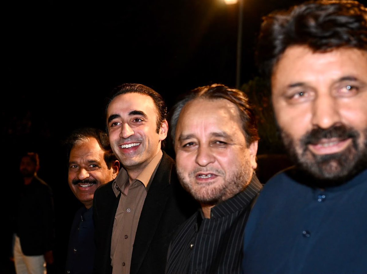 MediaCellPPP's tweet photo. پاکستان پیپلزپارٹی کے چیئرمین بلاول بھٹو زرداری کی قائد ایوان گلگت بلتستان اسمبلی امجد ایڈووکیٹ کی جانب سے دئیے گئے عشائیے میں شرکت
@BBhuttoZardari https://t.co/MZ8J6BtQvR