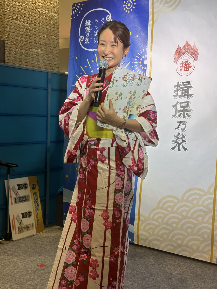 kagawatch's tweet photo. Yesterday, I saw this soumen noodles PR event at the #LECT, one of shopping malls in Hiroshima. The MC of this event was Ms.#Yatagai_Shiori.
昨日、最寄りの商業施設、#レクト　で
#ミス揖保の糸　の２名も来場する
そうめんの販促イベントを観覧。
総合司会は安定の　#八谷しおり　氏。 https://t.co/L2KzKfct5F