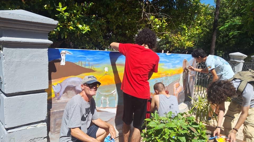 IzquierdoAlons1's tweet photo. Se trabaja en la realización del mural en 23 y C en Plaza de la Revolución, con la asesoría del profesor Orlando Carreño.
#LaHabanaViveEnMí 
#CubaEstáFirme https://t.co/2rPPOOXqyC