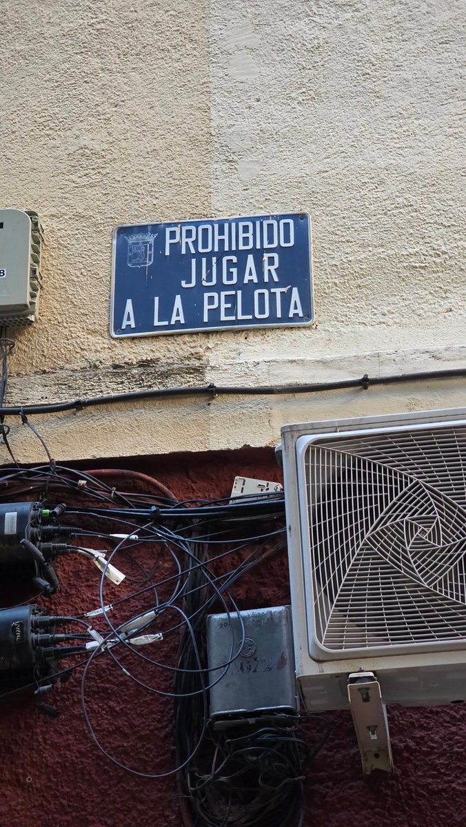 agundez__'s tweet photo. Luego que si los extremos ya no regatean. https://t.co/wZKKslEkke