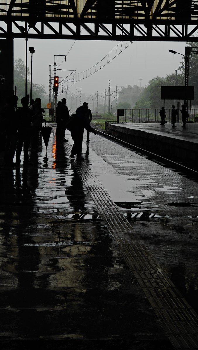 yeahwhateveriam's tweet photo. Shot on OnePlus 12
#Oneplus #MumbaiRains https://t.co/q9S7axUSRn