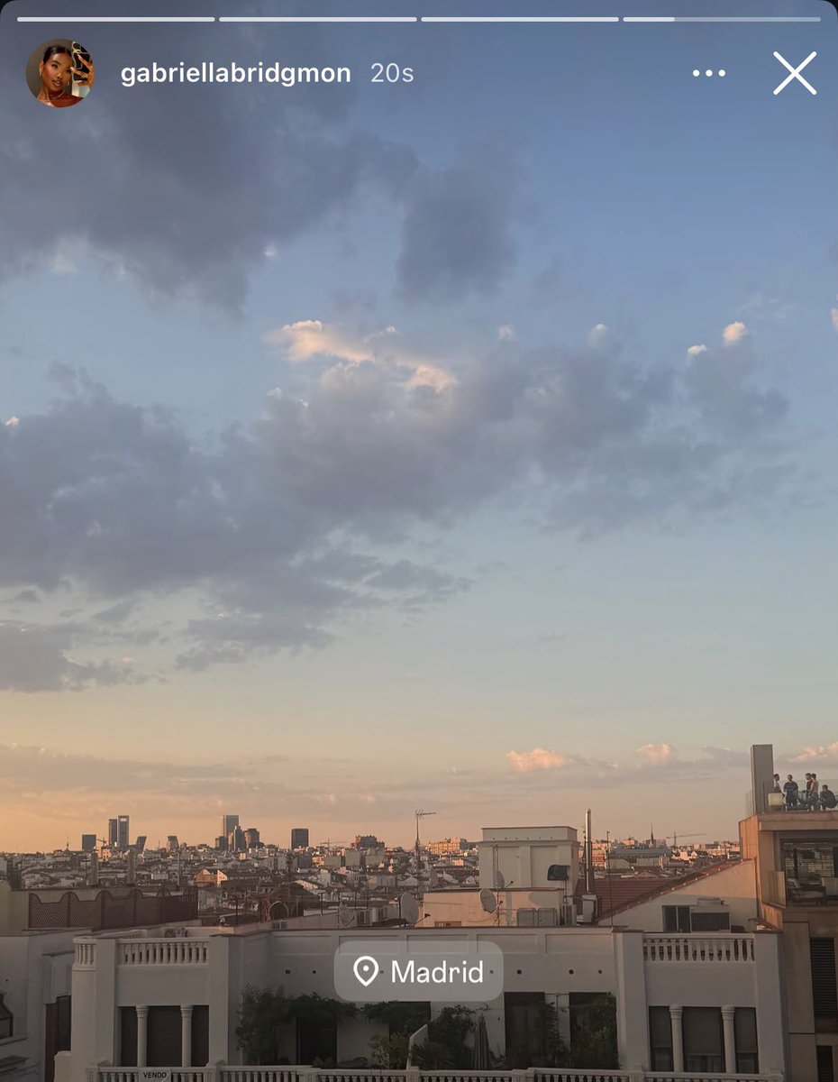 jnk7girl's tweet photo. Team #JENNIE has officially arrived in Madrid! 🇪🇸
Next stop: MadCool Festival
Let’s make history again🔥 https://t.co/cmc72dpJRW