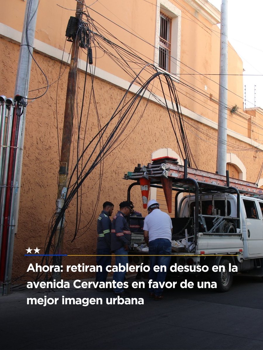 amdc_hn's tweet photo. ¡Adiós a la contaminación visual! La Alcaldía del Distrito Central y la ENEE retiran cableado en desuso para liberar espacios y contribuir a un centro más ordenado.

Ahora se trabaja por un centro más limpio, ordenado y con mejor imagen para todos. https://t.co/RDPvPjqp2f