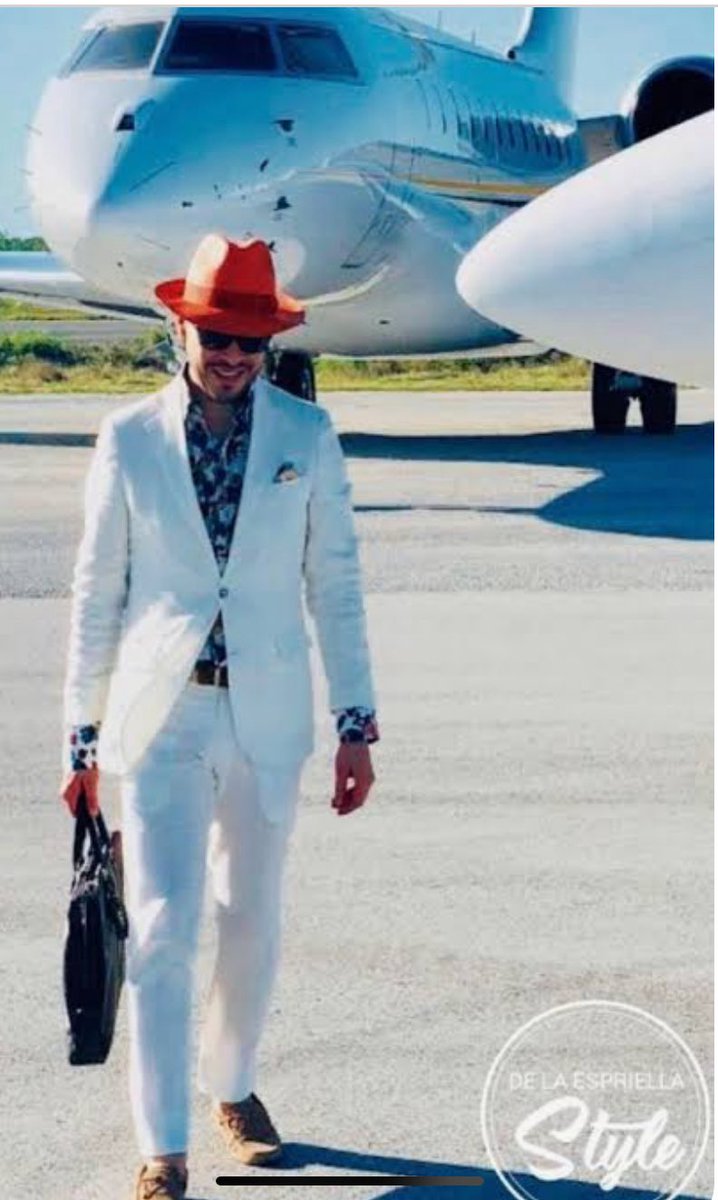 ImperatorMA's tweet photo. @mluciaramirez ¿Regresa la elegancia? 🤣🤣🤣

¿Quien será el elegante?

¿Quien será el sobrio?

¿Quien será ese dechado de virtudes? https://t.co/OpLdRE2kH1