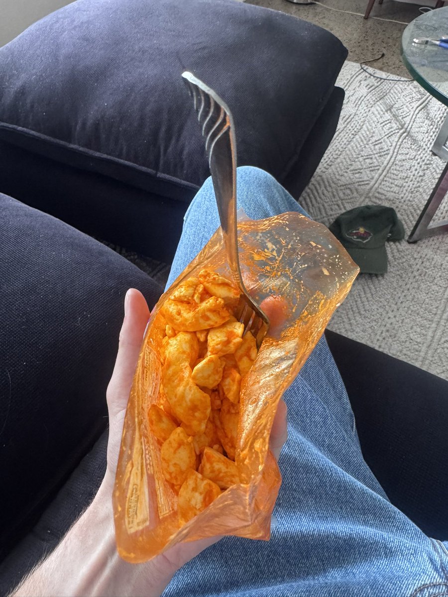 tbarn30's tweet photo. Every bite im preparing for chicken and its just not https://t.co/7ESjHRsSe1