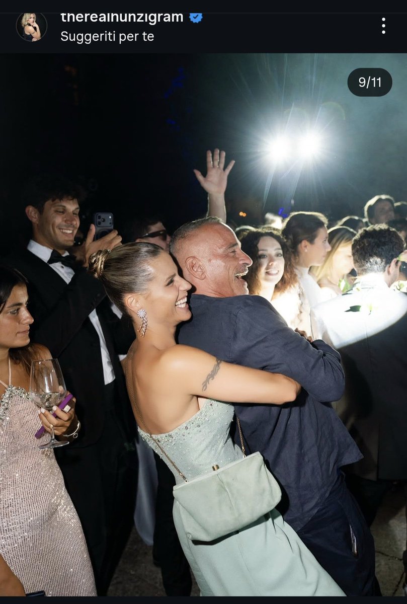 creeestina's tweet photo. Quando vedo questi rapporti idilliaci tra divorziati mi chiedo se lo siano per apparenza tv/social e se nella vita vera non abbiano anche loro drammi familiari e non si sparlino dietro 
(no perché per me é follia si rispettano e si vogliono bene più dei miei genitori) https://t.co/qostgL72r5