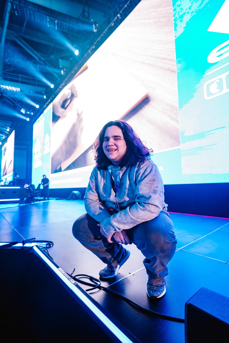 bbatts523's tweet photo. Vegas had me feeling different

One final thank you to @parrygg and @CollisionSmash for helping a boy live his dreams

Your boy is a free agent again until further notice 🙏❤️ https://t.co/LUH53xhgwb