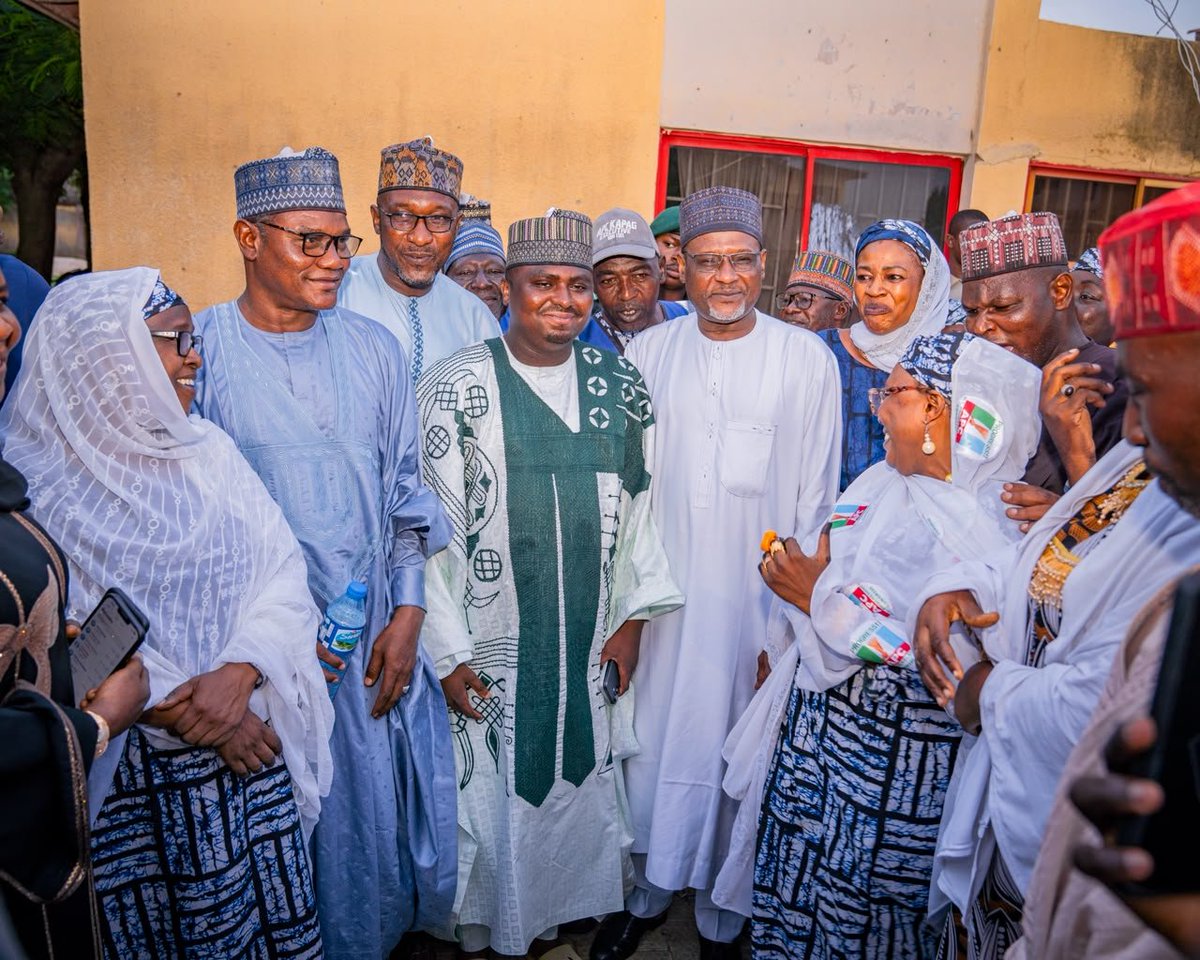 ams_jaoji's tweet photo. Dan takarar majalisar Tarayya na Tarauni, Hon M. Nasir Ja'oji ya halarci taron mata 'yan sittin na mazabar babban giji wanda akayi a social welfare a court road, jihar Kano. https://t.co/mXCjrJAuZy