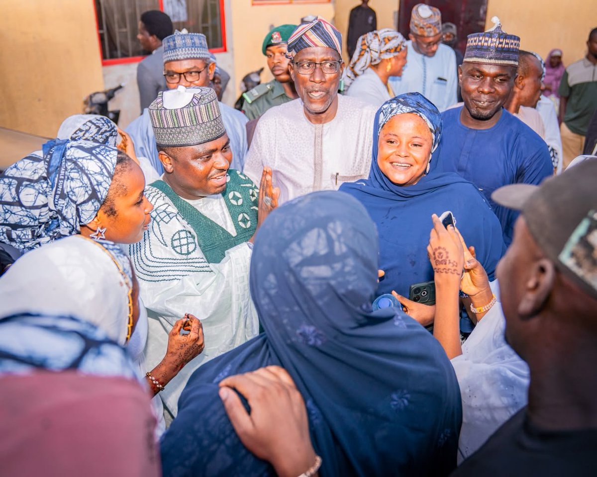 ams_jaoji's tweet photo. Dan takarar majalisar Tarayya na Tarauni, Hon M. Nasir Ja'oji ya halarci taron mata 'yan sittin na mazabar babban giji wanda akayi a social welfare a court road, jihar Kano. https://t.co/mXCjrJAuZy